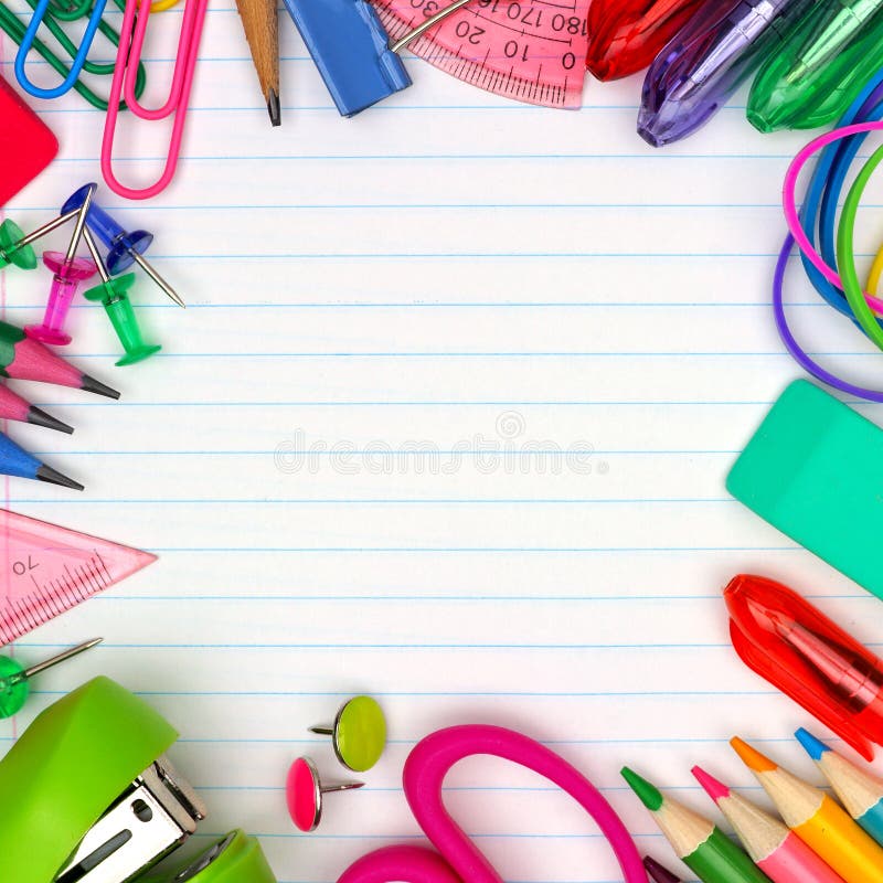 Un Cadre De Fournitures Scolaires De Couleur Pastel Sur Fond Rose, Une  Place Pour Le Texte. Retour à L'école. Fournitures De Bureau. Mise à Plat,  Vue De Dessus, Espace De Copie.