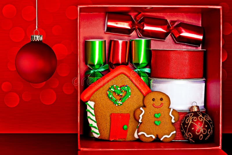 Cadre de cadeau, homme de pain d'épice et Chambre, décor de Noël image stock Cadre de cadeau, homme de pain d'épice et Chambre, décor de Noël image stock