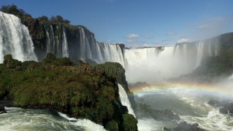Cadute del Iguazu al loro meglio fotografie stock libere da diritti Cadute del Iguazu al loro meglio fotografie stock libere da diritti