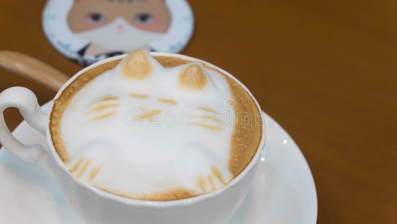 Caffè di arte del latte del gatto 3D immagini stock Caffè di arte del latte del gatto 3D immagini stock