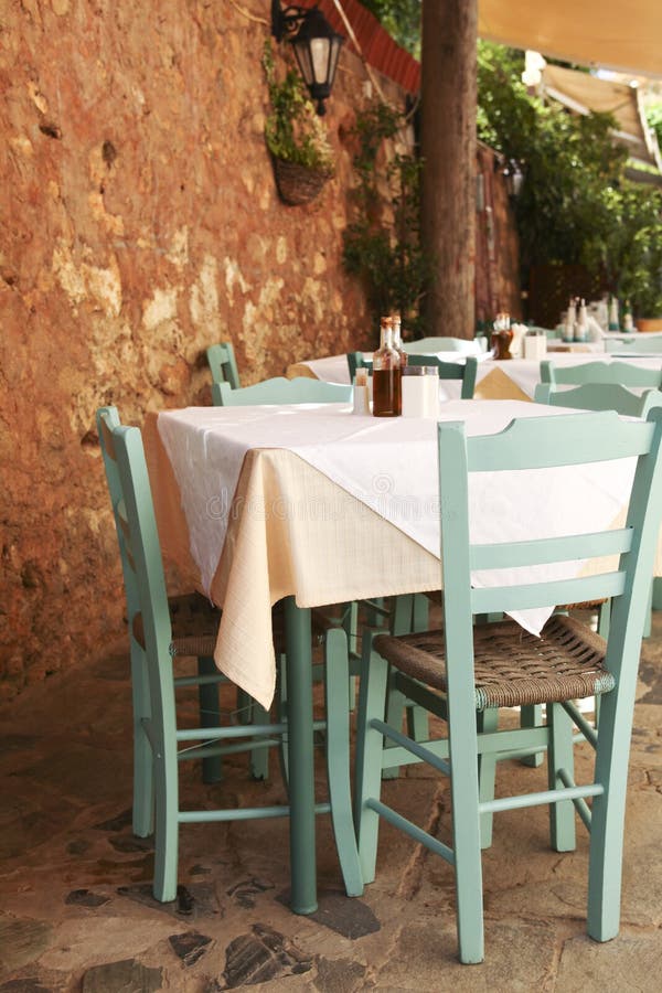 Café ao ar livre mediterrâneo imagem de stock
