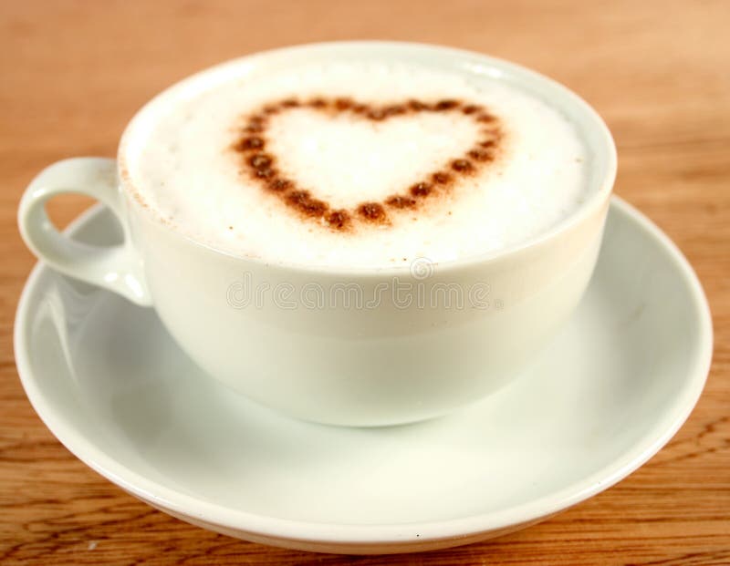 Café con el corazón fotografía de archivo libre de regalías Café con el corazón fotografía de archivo libre de regalías