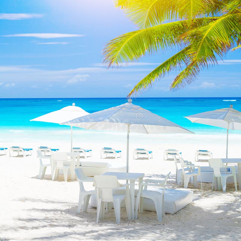Café confortable sur le bord de mer photos libres de droits Café confortable sur le bord de mer photos libres de droits