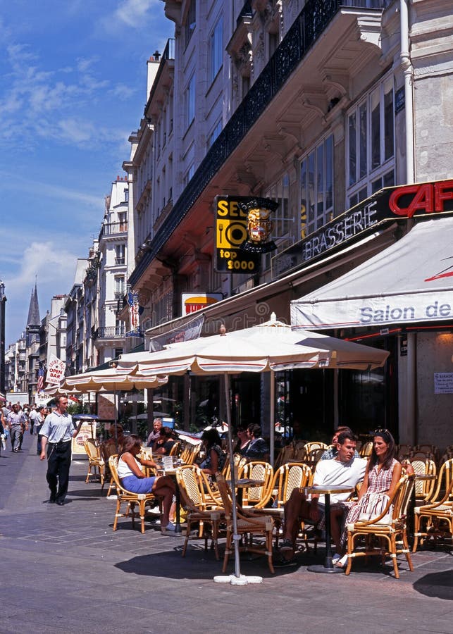 Café na rua, Paris fotos de stock