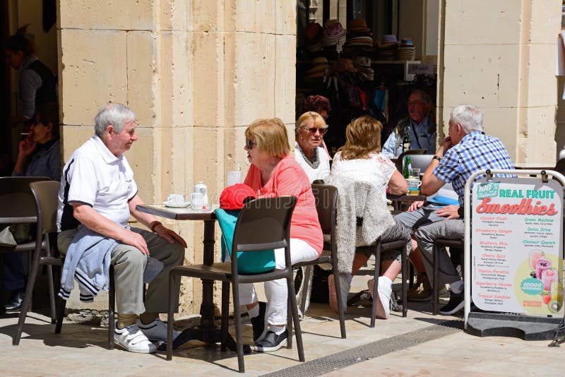 Café do pavimento, Valletta imagem de stock