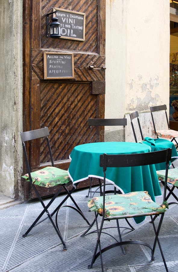 Café exterior velho fotografia de stock royalty free