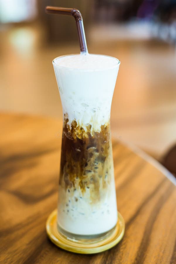 Download Café helado imagen de archivo. Imagen de taza, cristal - 42437879