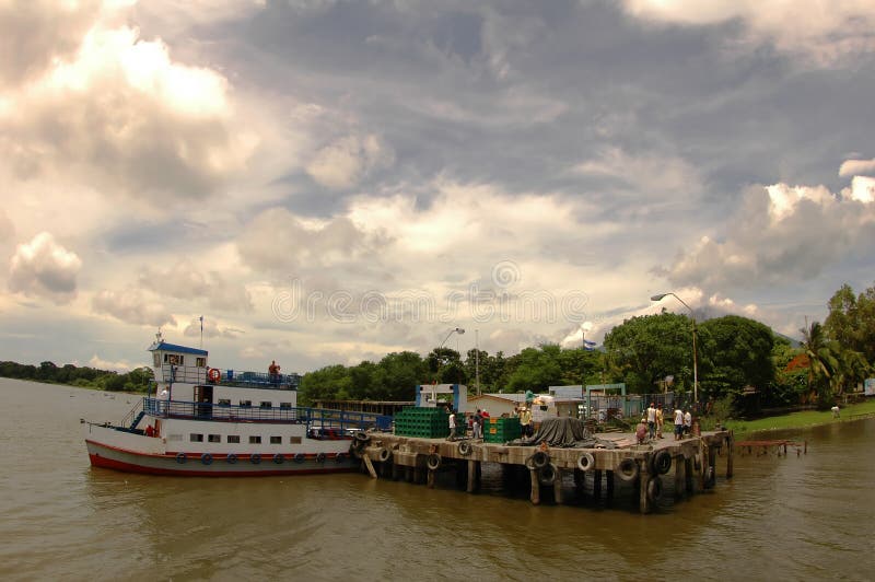 Docking a small Ferry Pier in Ometepe, Lake Nicaragua (1/07/08). Docking a small Ferry Pier in Ometepe, Lake Nicaragua (1/07/08)