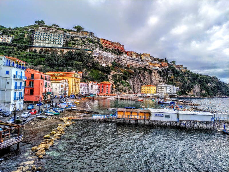 Cais de pesca na cidade de sorrento imagem de stock