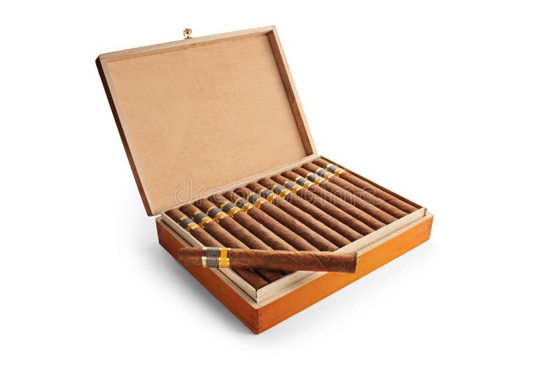Caixa de madeira aberta com charutos fotografia de stock royalty free