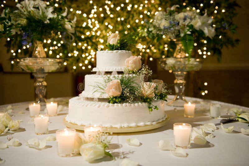 Cake dekorerat tabellbröllop