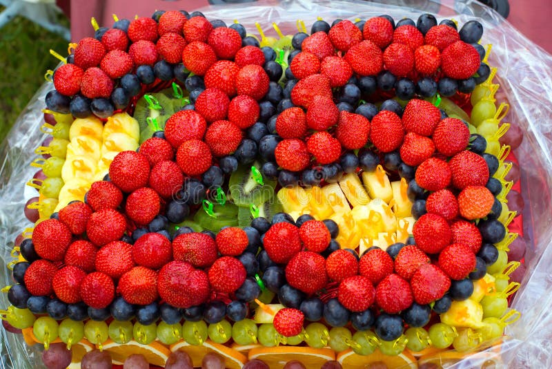 Cake for 25 years. A cake for a birthday. Cake of anniversary. Culinary masterpiece on holiday. Sweet cake with berries. The decoration of the cake. The idea for cooking. Cake for 25 years. A cake for a birthday. Cake of anniversary. Culinary masterpiece on holiday. Sweet cake with berries. The decoration of the cake. The idea for cooking.