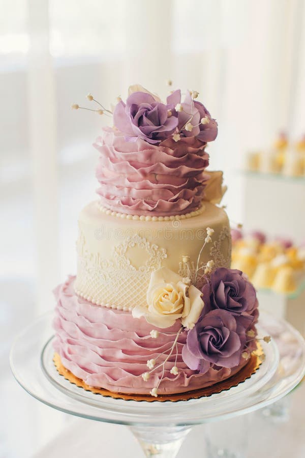 caken blommar bröllop arkivbilder caken blommar bröllop arkivbilder