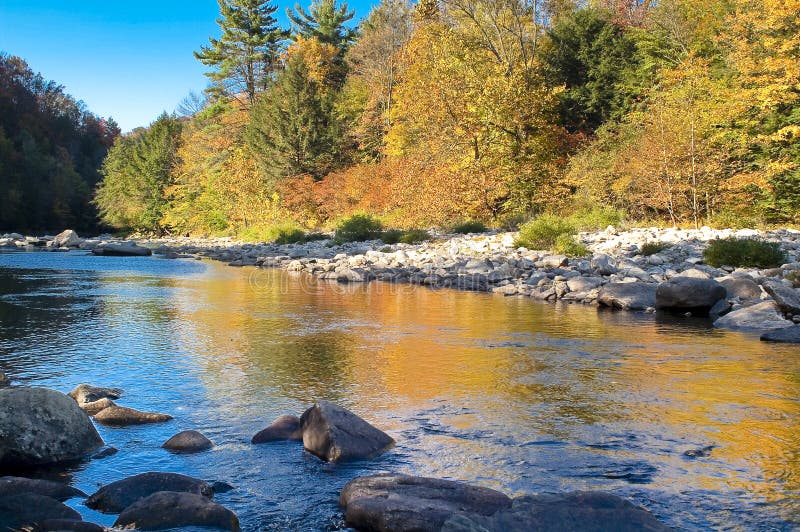 Arroyo Leal del Calcetín en otoño imagen de archivo libre de regalías