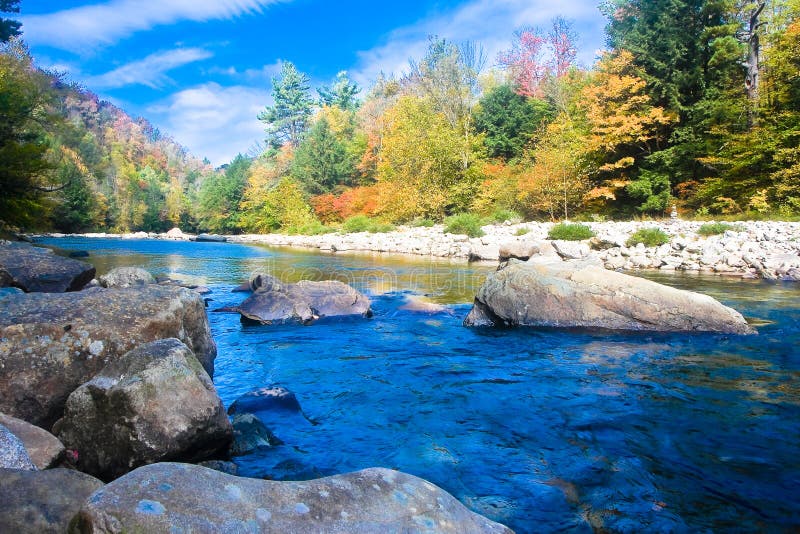 Arroyo Leal del Calcetín en otoño imagen de archivo
