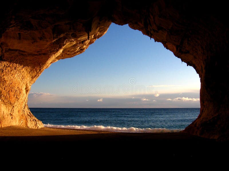 Krásne pláže, jaskyne, Cala Luna na talianskom ostrove Sardegna.