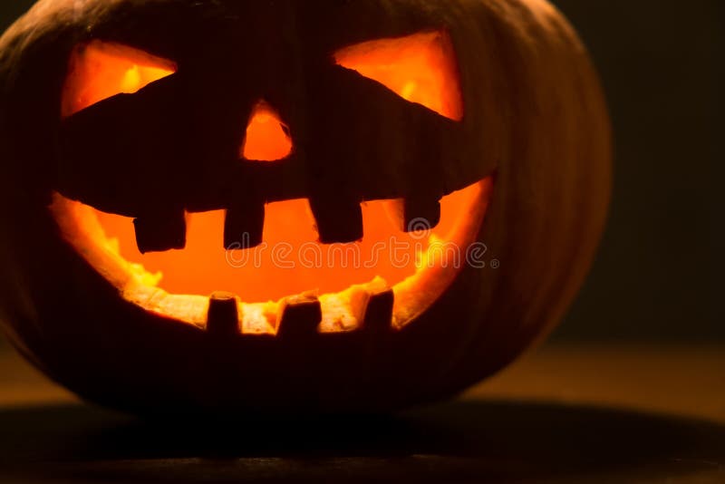Calabaza tallada de víspera de Todos los Santos imagenes de archivo Calabaza tallada de víspera de Todos los Santos imagenes de archivo