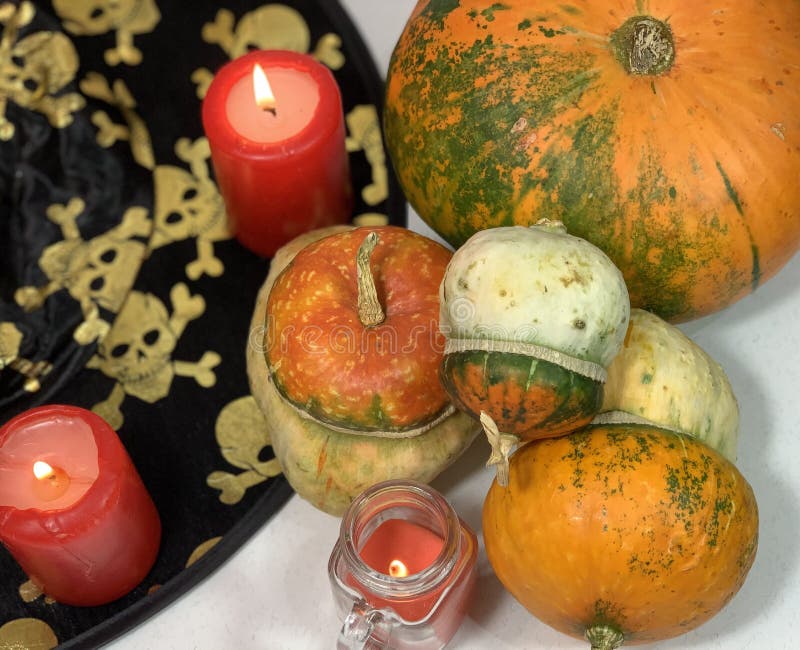 Calabazas para V?spera de Todos los Santos. Buenas noches, horror imágenes de archivo libres de regalías Calabazas para V?spera de Todos los Santos. Buenas noches, horror imágenes de archivo libres de regalías