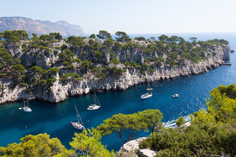 Calanques της καρφίτσας λιμένων σε Cassis στοκ φωτογραφίες Calanques της καρφίτσας λιμένων σε Cassis στοκ φωτογραφίες
