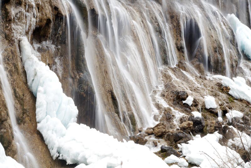  , come Paese delle fate, si trova regione da tibetano un nazionalità autonomamente Provincia.