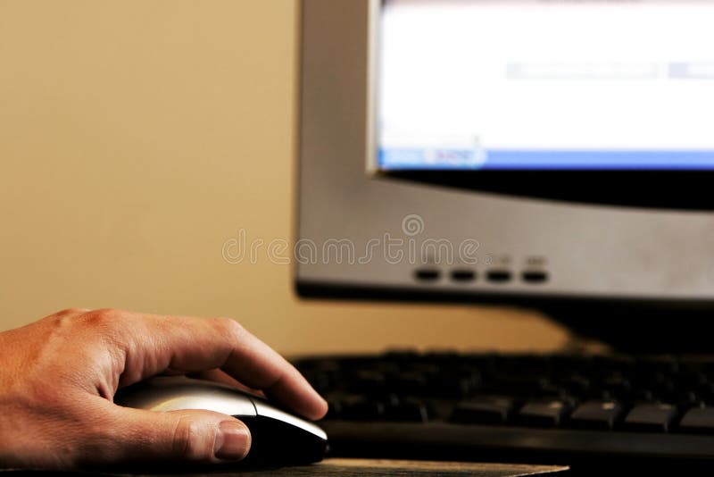 Calcolatore 2 del mouse della mano immagine stock libera da diritti Calcolatore 2 del mouse della mano immagine stock libera da diritti