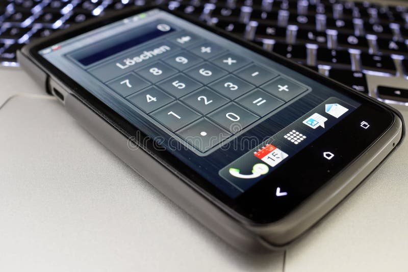 Calcolatore di Smartphone fotografia stock libera da diritti