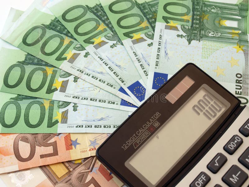fresa Machu Picchu Buen sentimiento Calculator and Euro Banknotes Stock Photo - Image of europe, paper: 13075094