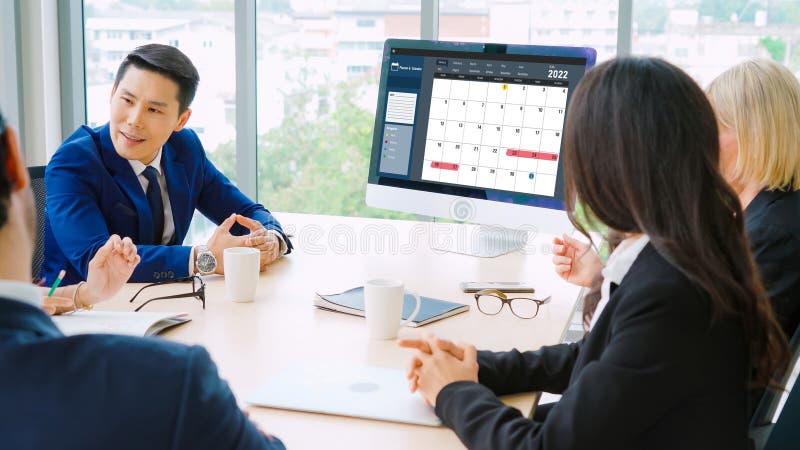 Calendario de la aplicación de software de computadora para la planificación de horarios moderados imagenes de archivo