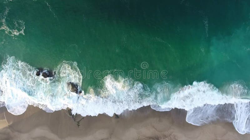 California, Stati Uniti, vista aerea delle case di spiaggia lungo la costa del Pacifico in California Bene immobile durante il tr