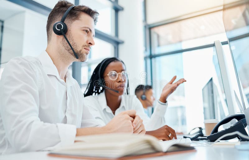 Call Center, Customer Service and Leader Training Employee on