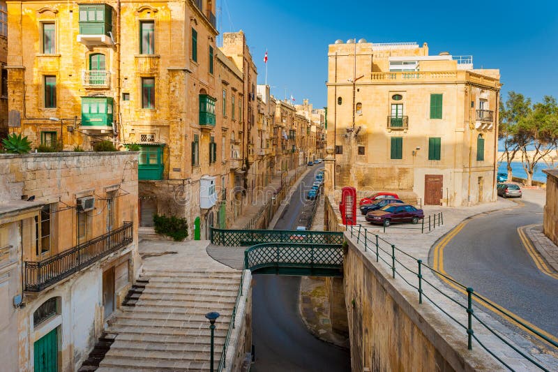 Calle en La Valeta Malta imagen de archivo libre de regalías Calle en La Valeta Malta imagen de archivo libre de regalías