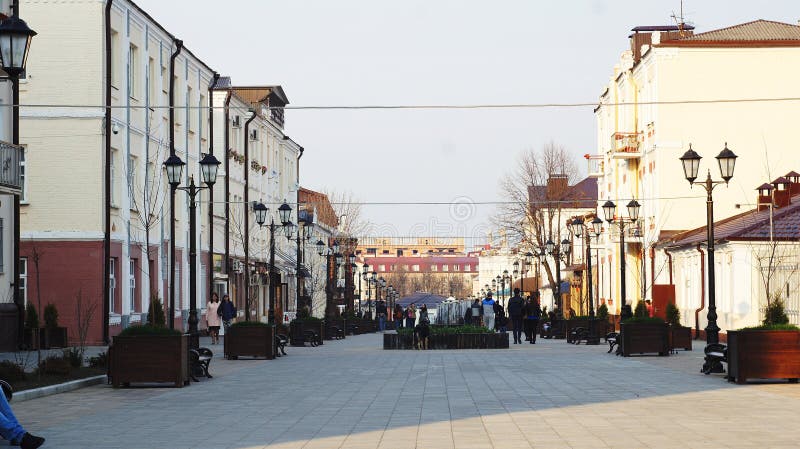 Calle peatonal en Nalchik imágenes de archivo libres de regalías Calle peatonal en Nalchik imágenes de archivo libres de regalías