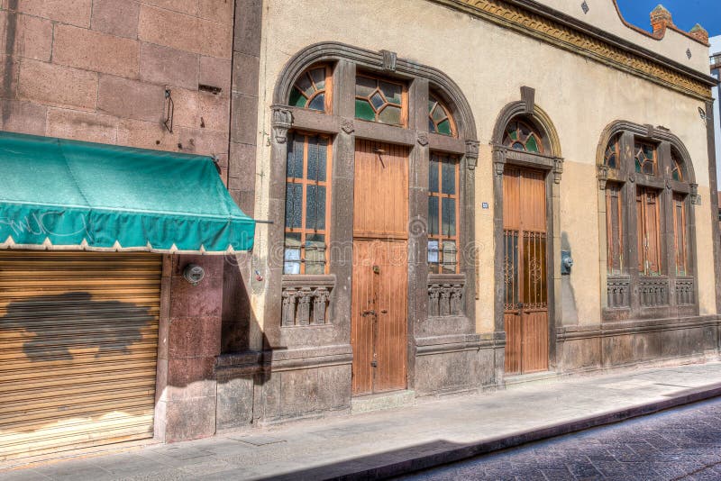 Calle San Luis Potosi, MÃ©xico Foto editorial Imagen de viejo