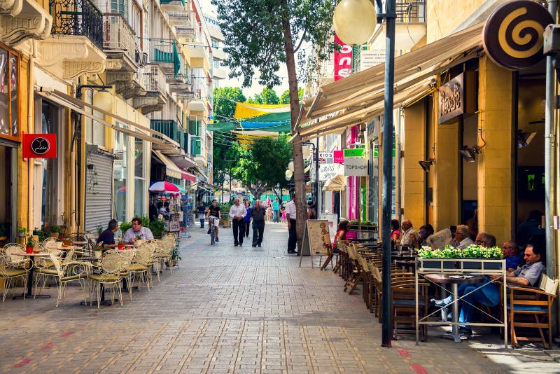 Calle típica en Nicosia, Chipre imagen de archivo libre de regalías Calle típica en Nicosia, Chipre imagen de archivo libre de regalías