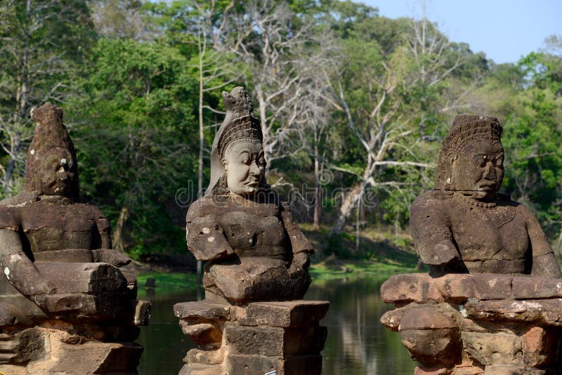 CAMBODIA SIEM REAP ANGKOR THOM SOUTH GATE