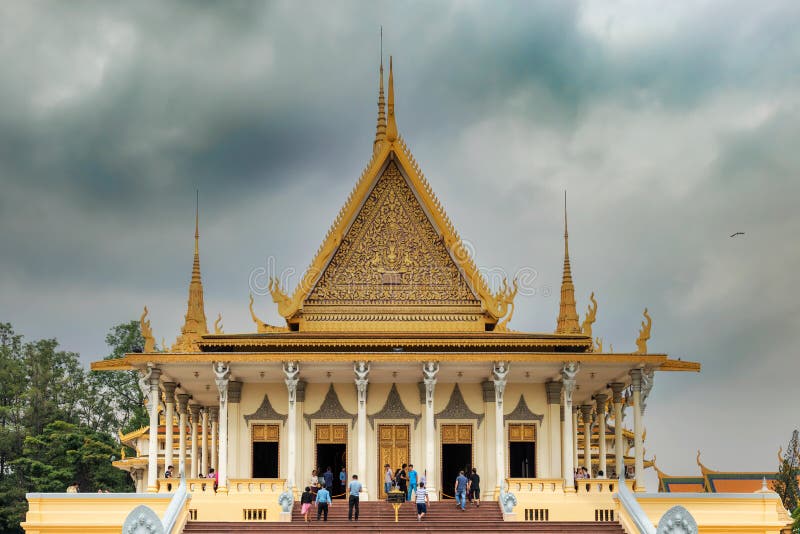 CAMBODJA PHNOM PENH ROYAL PALACE FÖRSILVRAR PAGODEN royaltyfria bilder CAMBODJA PHNOM PENH ROYAL PALACE FÖRSILVRAR PAGODEN royaltyfria bilder