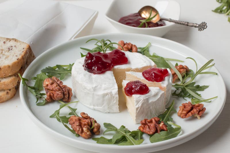 camembert стоковое изображение rf camembert стоковое изображение rf