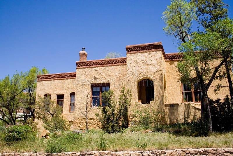 A house in Santa Fe done in the southwestern style. A house in Santa Fe done in the southwestern style.