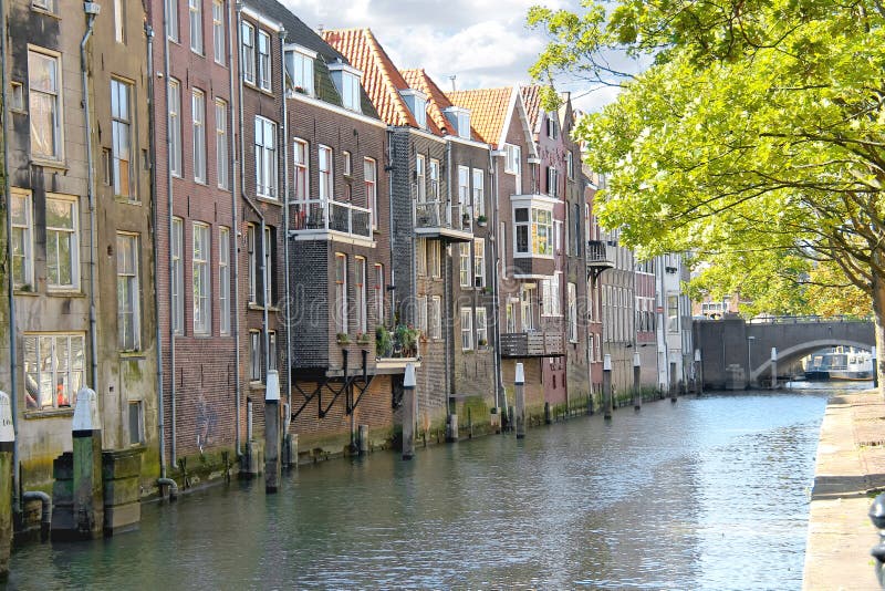 Camera su un canale in Dordrecht fotografia stock libera da diritti