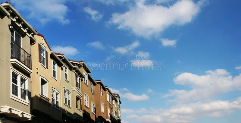 Camere e nubi fotografia stock Camere e nubi fotografia stock