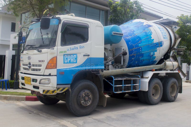 Caminhão betoneira nº 6854 da CPAC fotografia de stock royalty free
