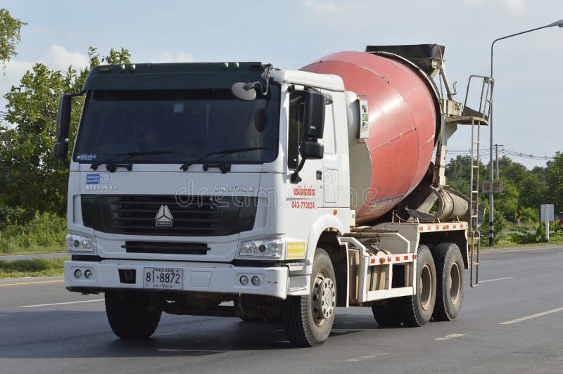 Caminhão do cimento foto de stock