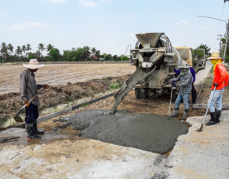 Caminhão do cimento foto de stock royalty free