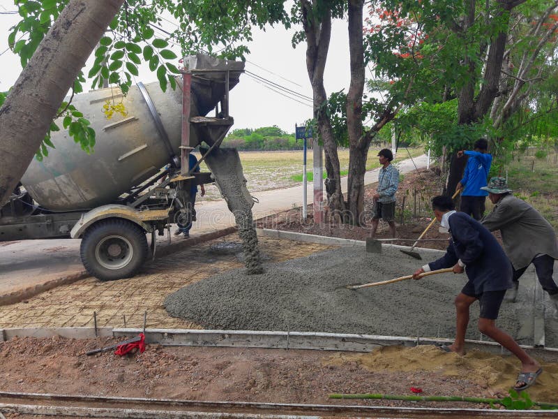Camião de cimento fotos de stock