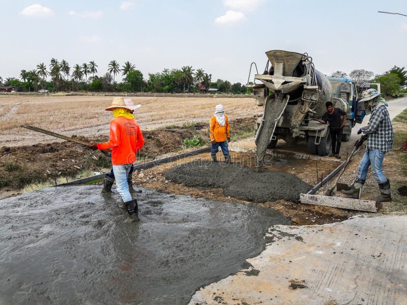 Caminhão do cimento foto de stock royalty free