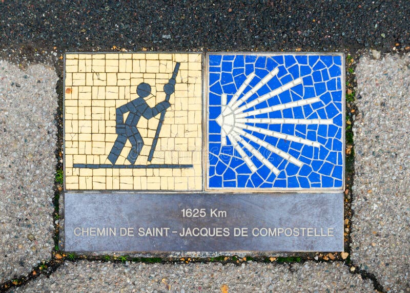 Camino de Santiago podpisuje wewnątrz Chartres, Francja obrazy stock Camino de Santiago podpisuje wewnątrz Chartres, Francja obrazy stock