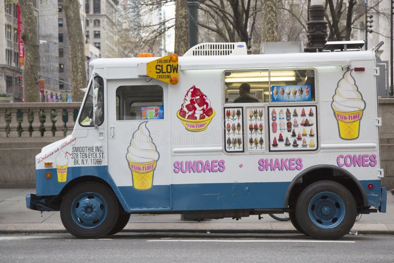 Camion De Crème Glacée Dans Midtown Manhattan Image stock éditorial