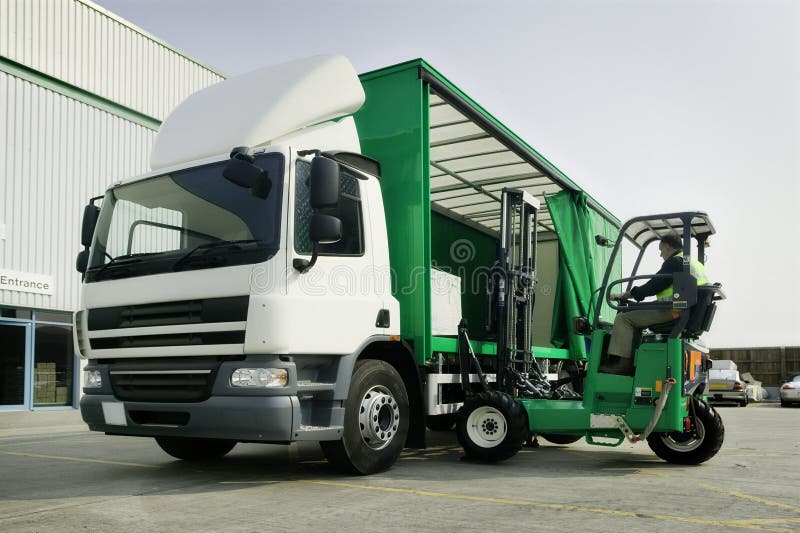 Camion et distribution photographie stock Camion et distribution photographie stock