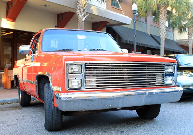 Camión viejo de Chevrolet foto de archivo. Imagen de coche 29531158