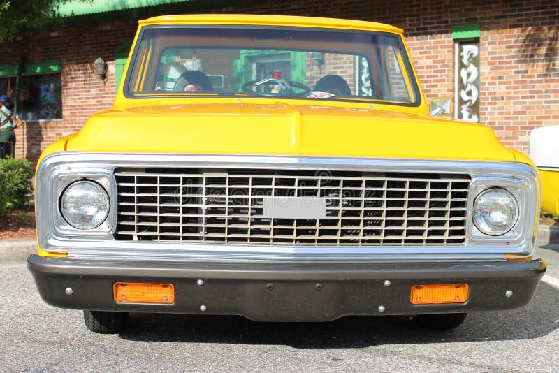 Camión viejo de Chevrolet foto de archivo. Imagen de coche 29531158